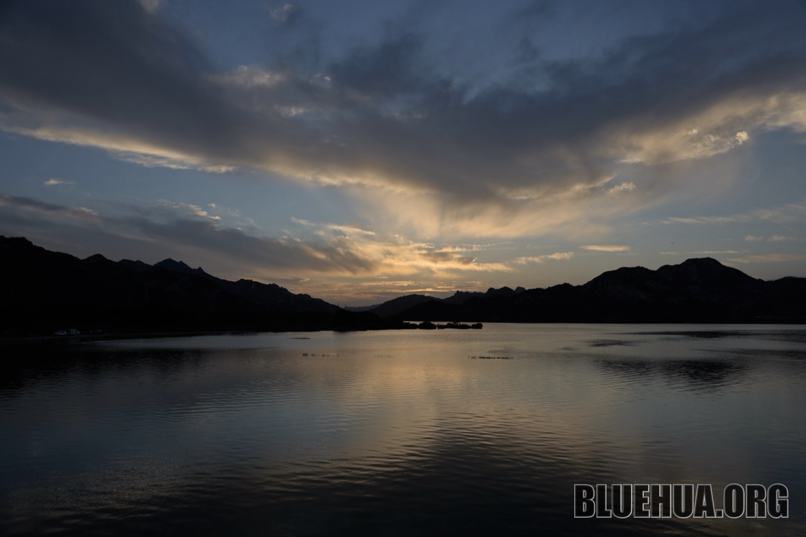 湖光山色